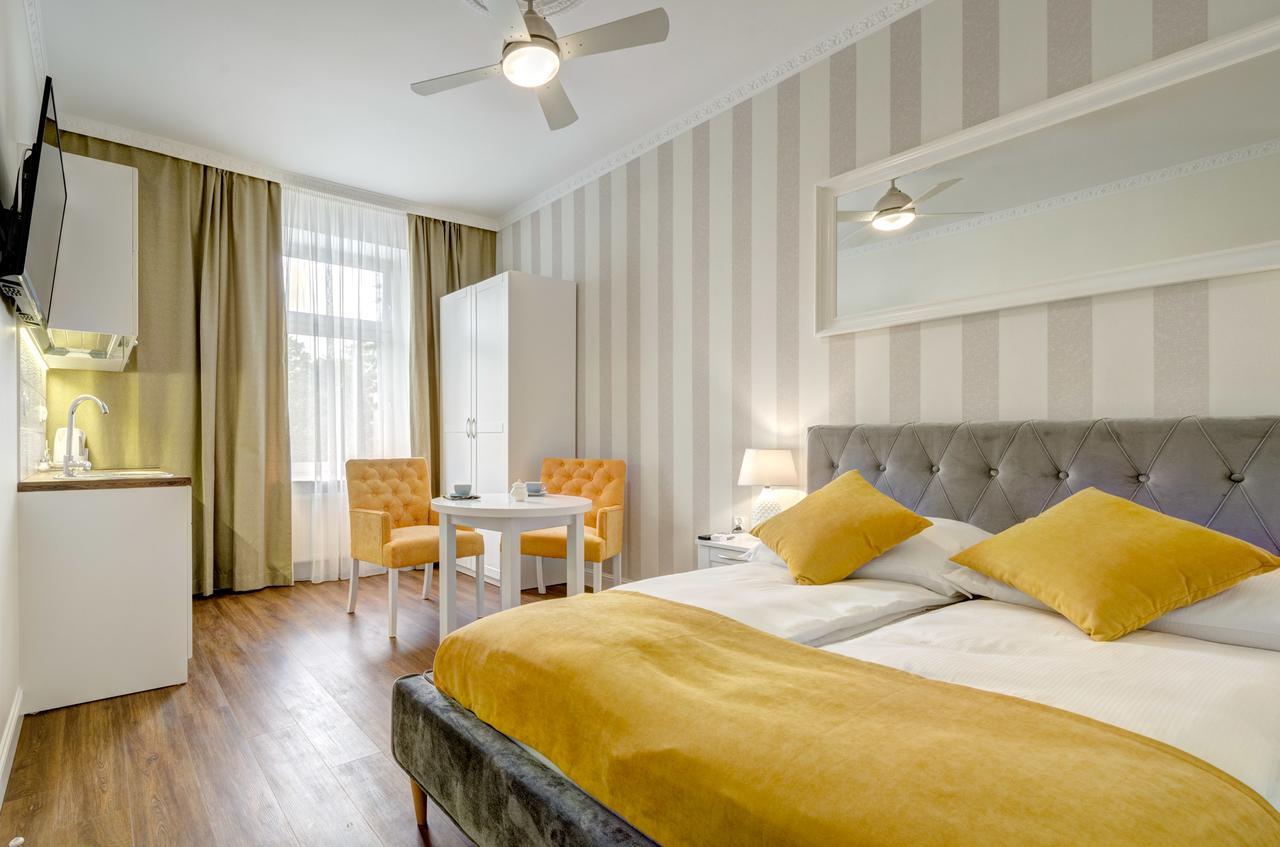 3 City Apartments - Solaro 소포트 외부 사진